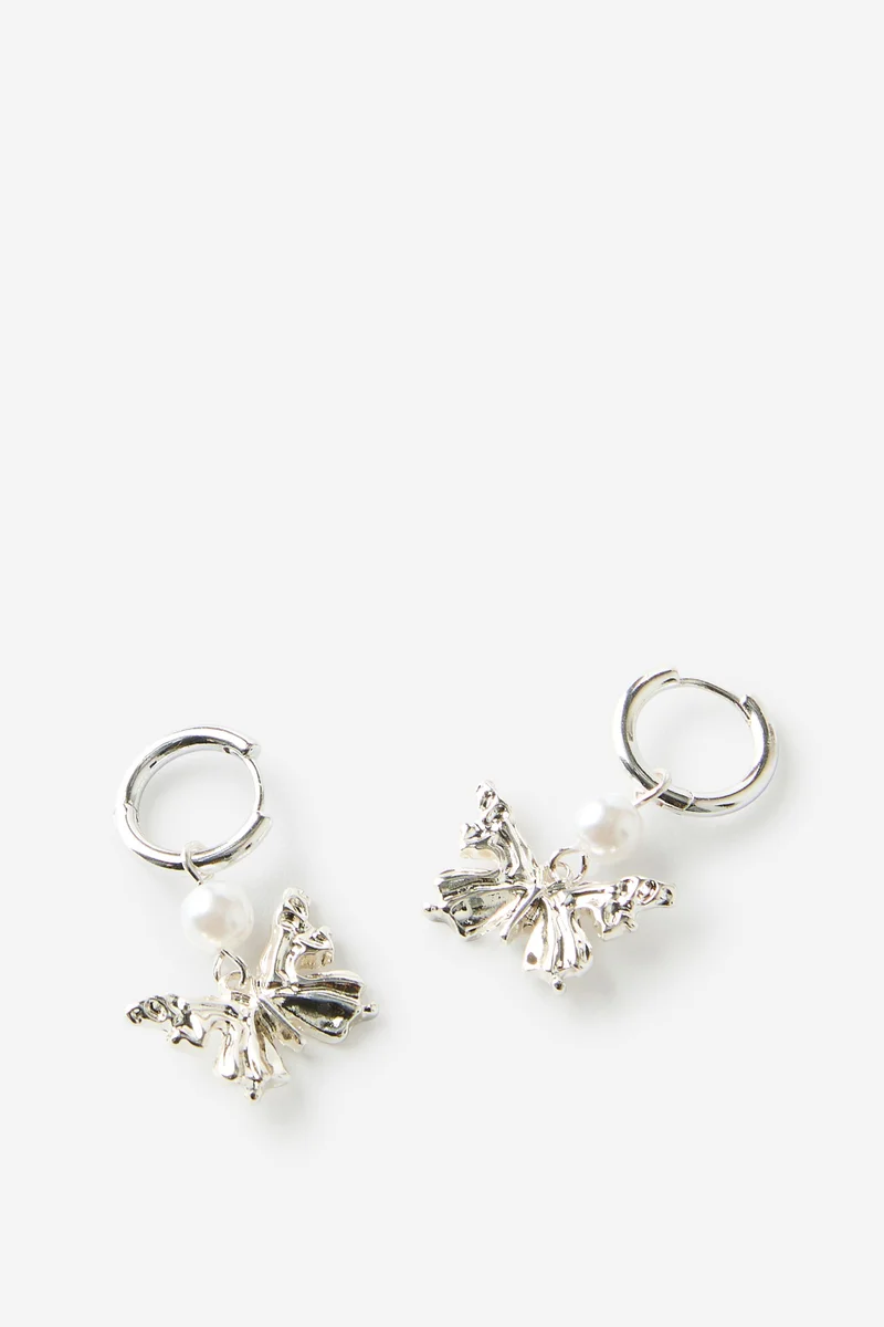 روبي Huggie Hoop Earring